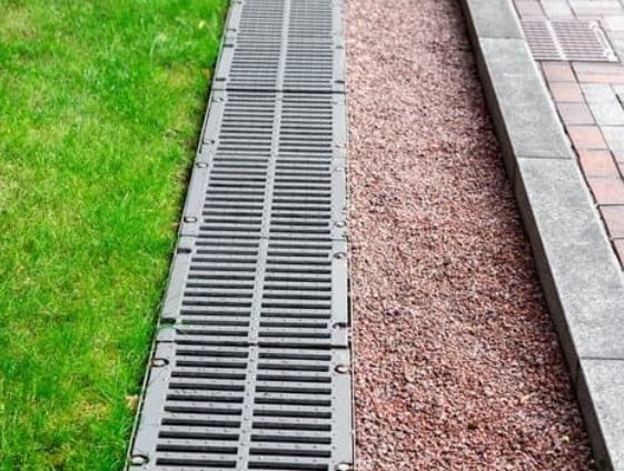 Drenaż wokół domu - opaska drenażowa ze żwiru